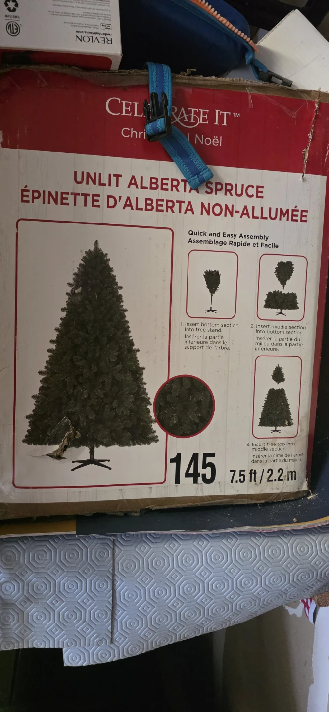 Christmas Tree almost new only used for 1 winter