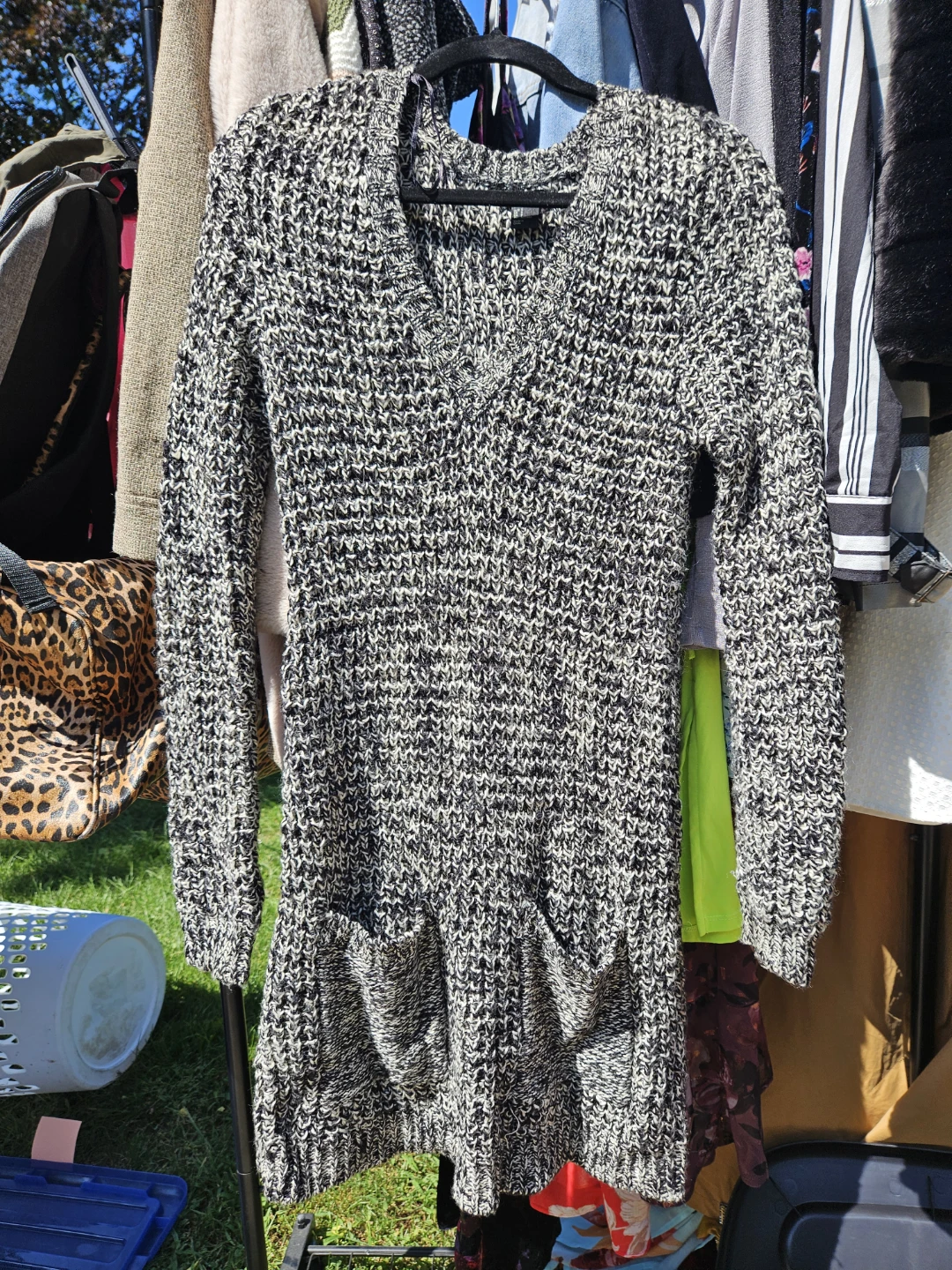 H&M Black and White Knit Sweater Size S