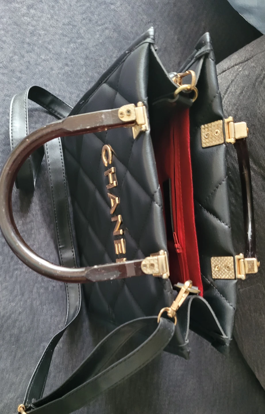 Black Quilted Handbag with CHANEL Logo - photo 4