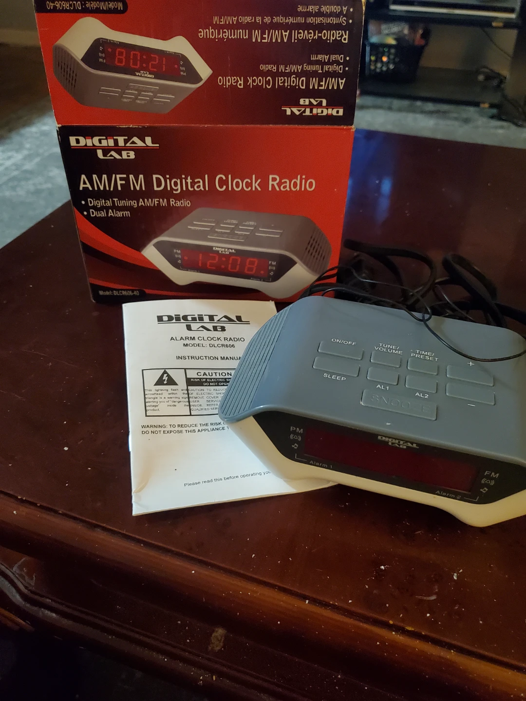 Digital Lab AM/FM Digital Clock Radio