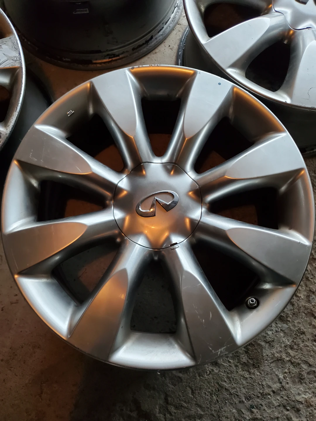 Set of 4 Infiniti 18" Alloy Wheels - photo 5