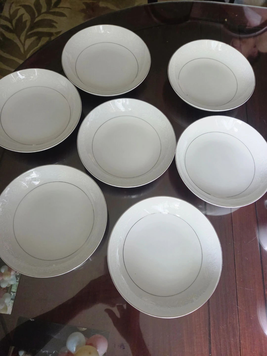 White Dinner Plates with Floral Design Set - photo 3
