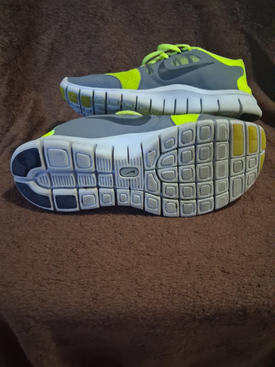 Nike free 5.0 neon yellow size 6.5y - photo 4