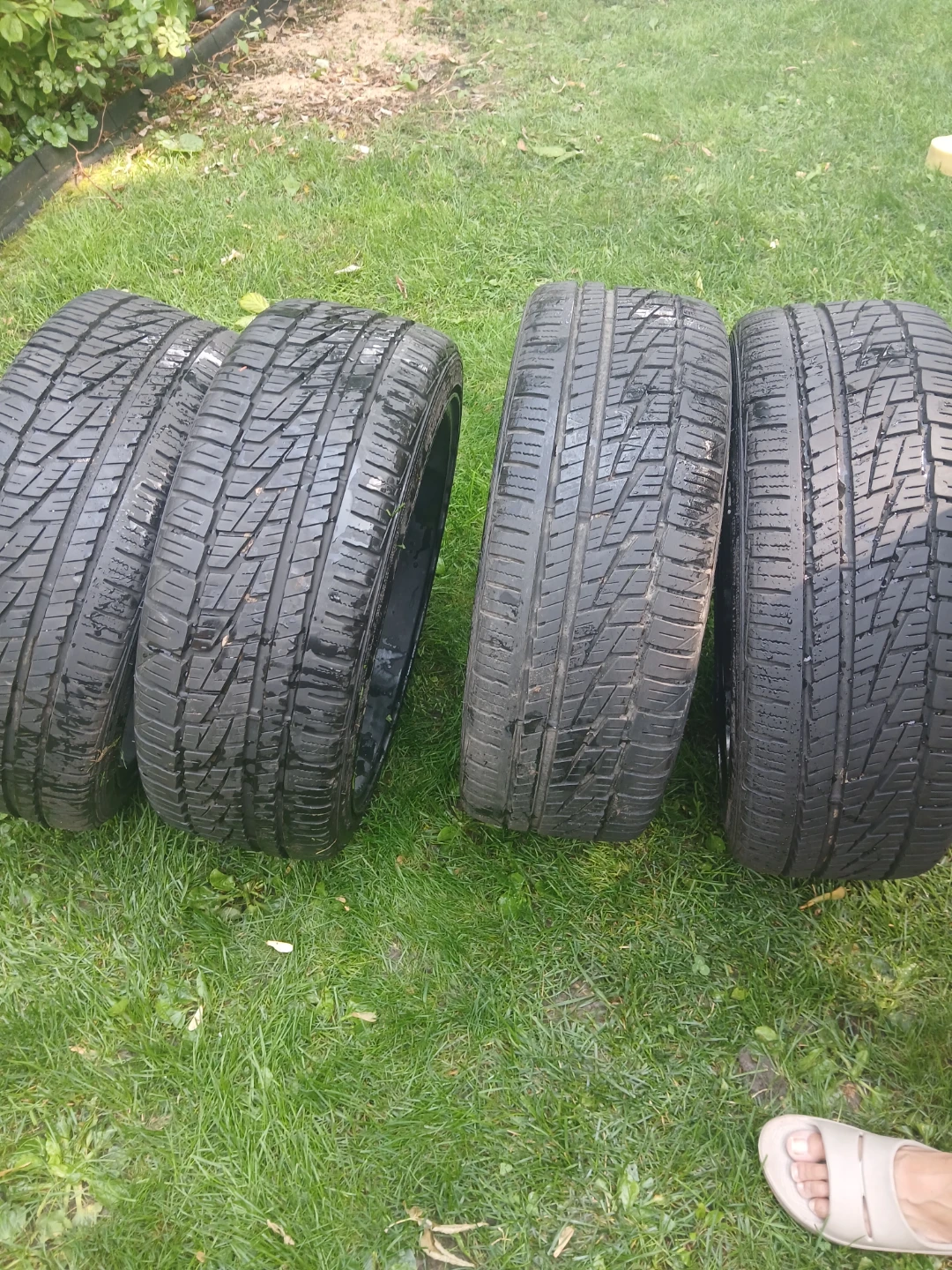 Set of 17 inch Hyundai rims with tires - photo 4
