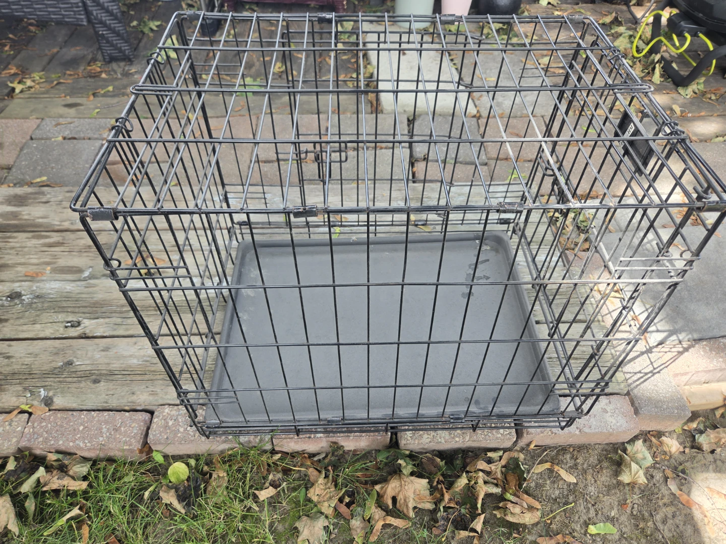 Wire Dog Crate with Tray