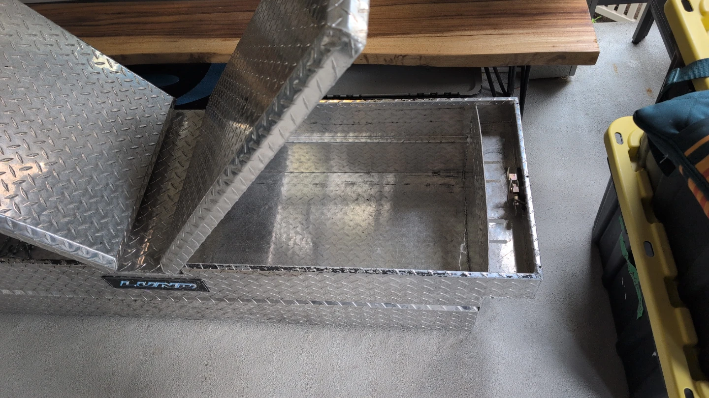Lund Aluminum Diamond Plate Truck Tool Box - photo 4