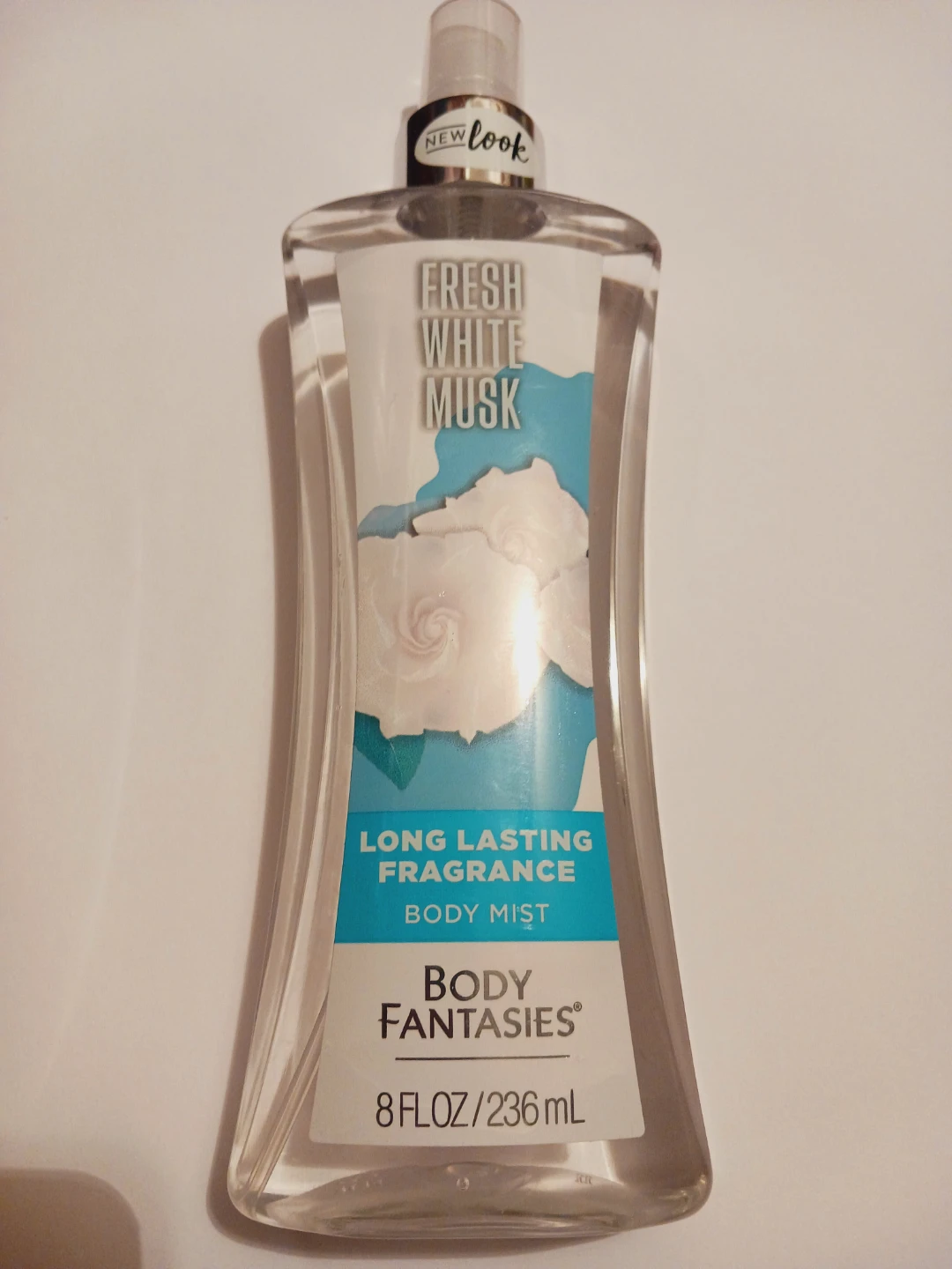 New !! Body Fantasies Fresh White Musk Body Mist 8 oz - photo 2
