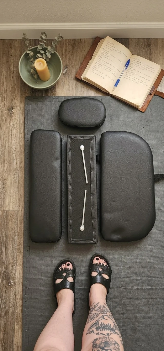 Portable 2 Fold Massage Table/Tattoo Bed - photo 4