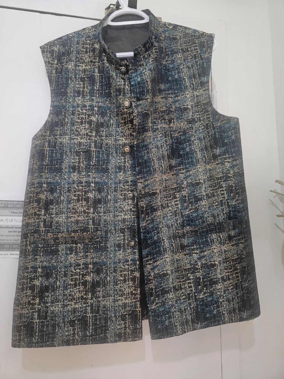 Sleeveless Vest with Blue and Gold Pattern