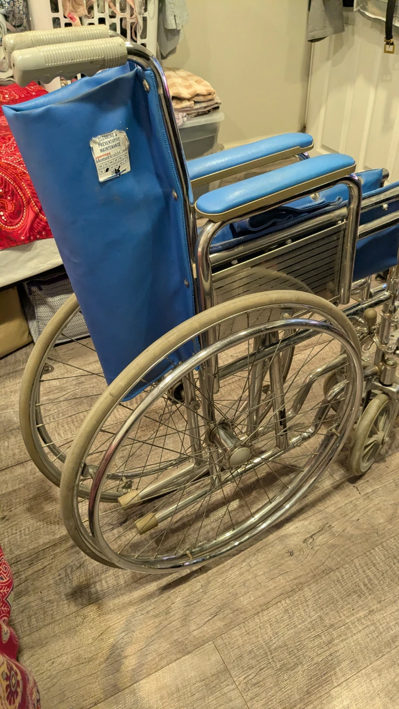 Wheel Chair for seniors - photo 4