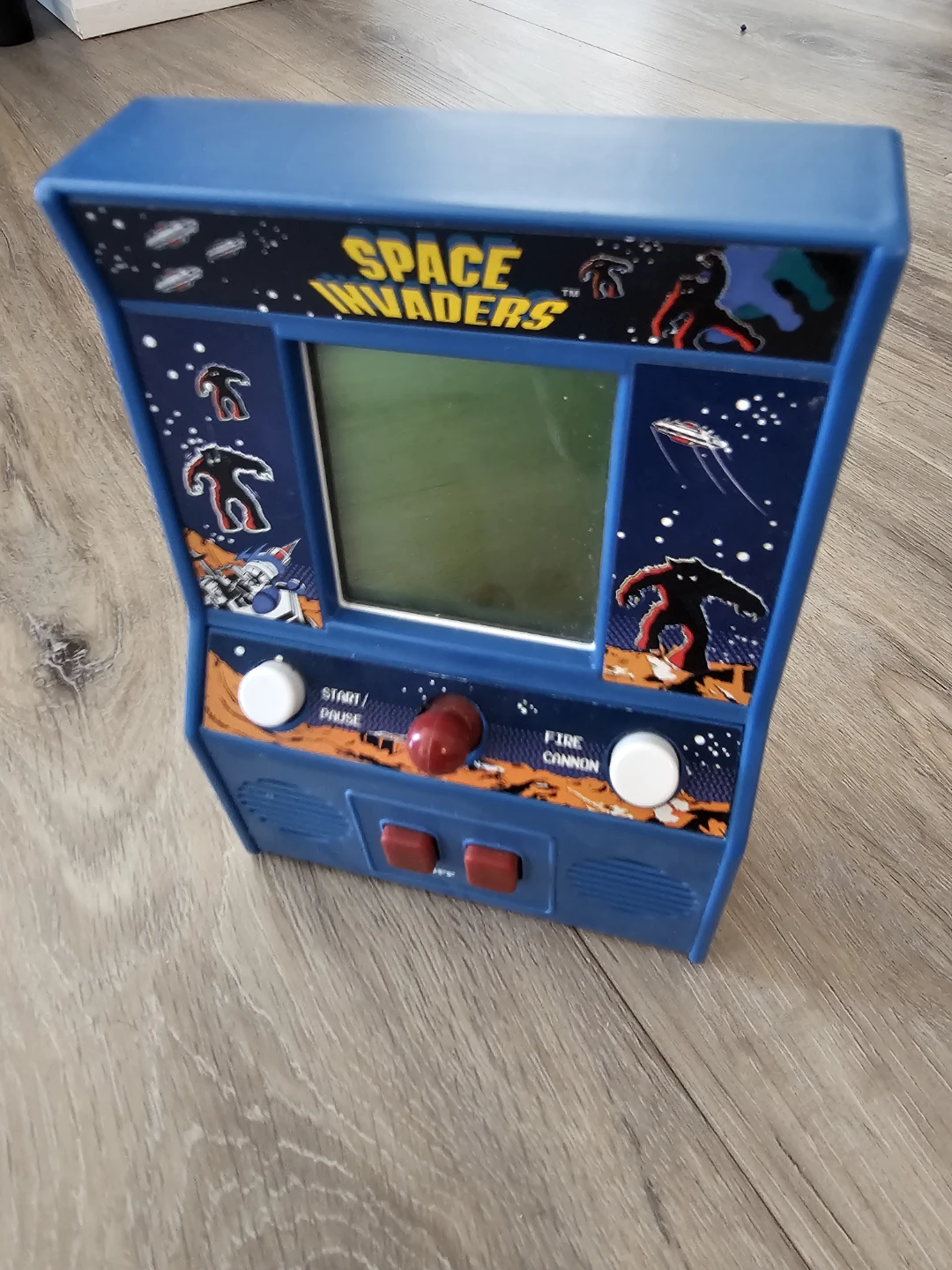Space Invaders Handheld Electronic Game - photo 3