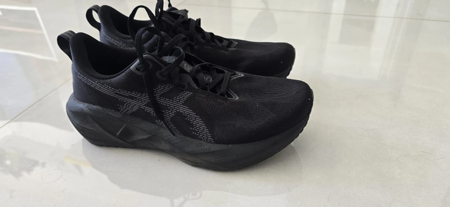 Asics Novablast 5 Running Shoes Black