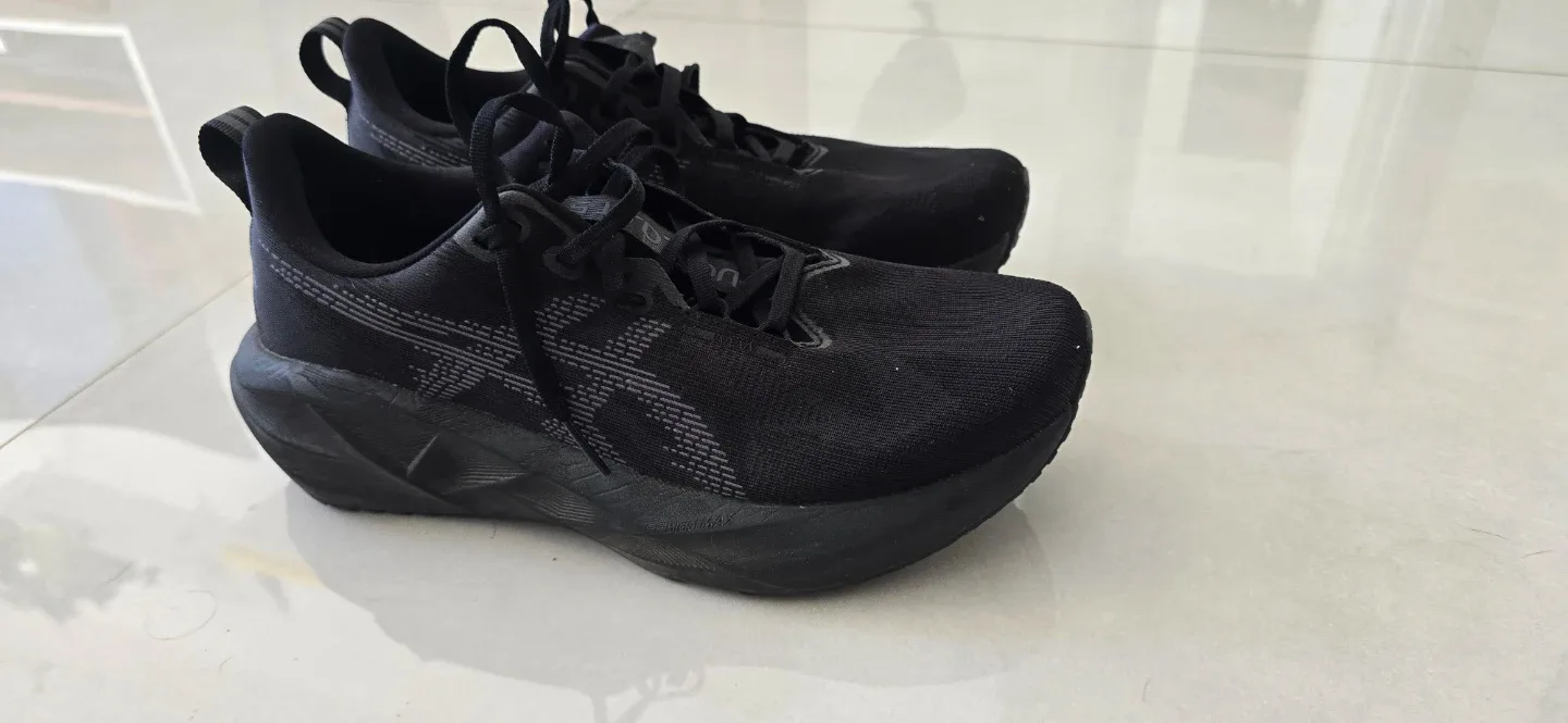 Asics Novablast 5 Running Shoes Black
