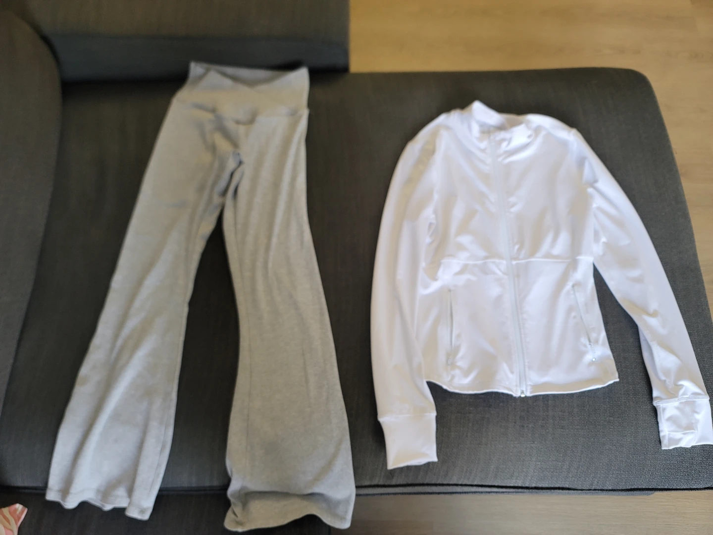 Bundle of Women's Clothing SIZE:MEDIUM - photo 2
