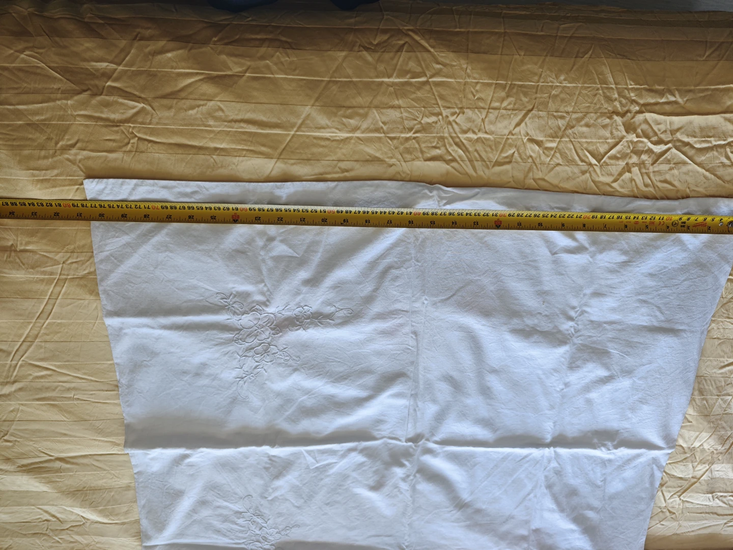 White Embroidered Pillowcase with Button Closure - photo 5