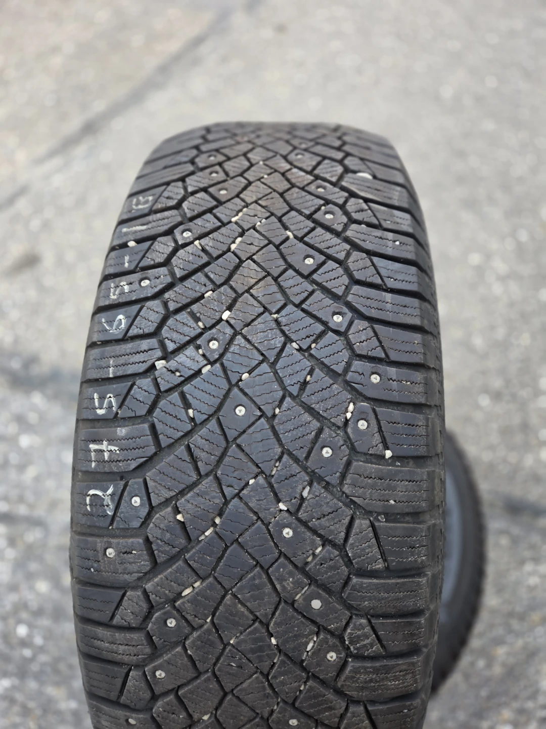 2 Tire 275/65R18 Continental IceContact XT RM Winter - photo 2