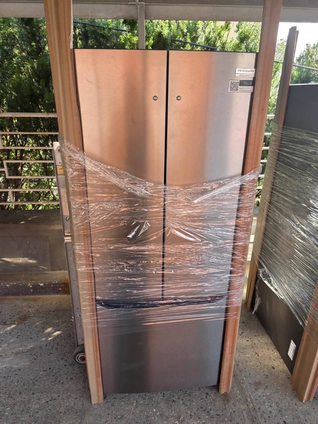 New Frigidaire 30in Stainless steel french door refrigerator