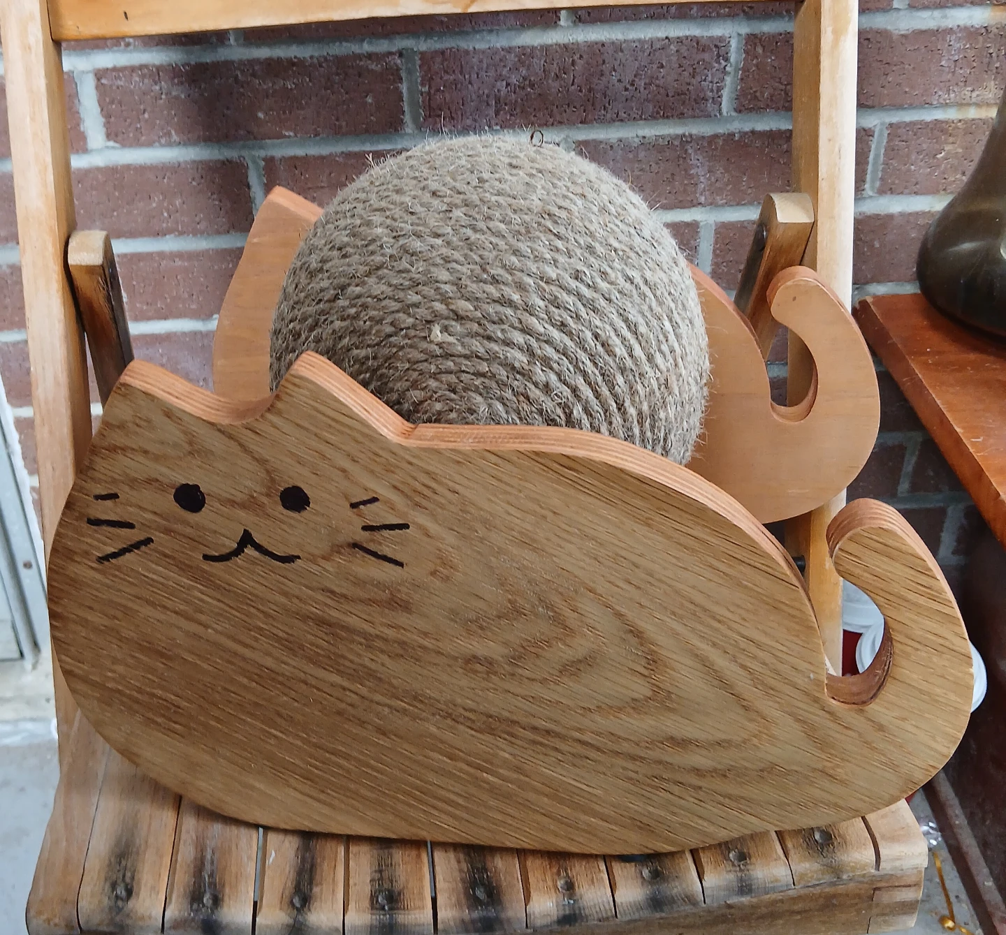 Wooden Cat Scratcher Ball