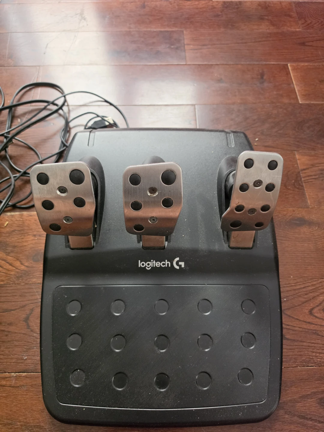Logitech G29 Driving Force Racing Wheel & Pedals - photo 3