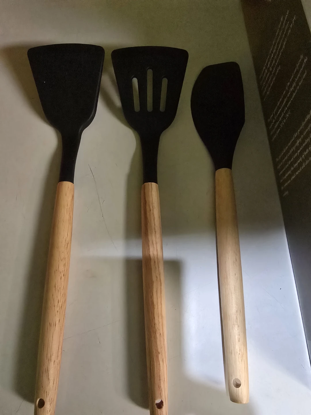 (NEW) Kitchen Utensil Set with Holder - photo 3