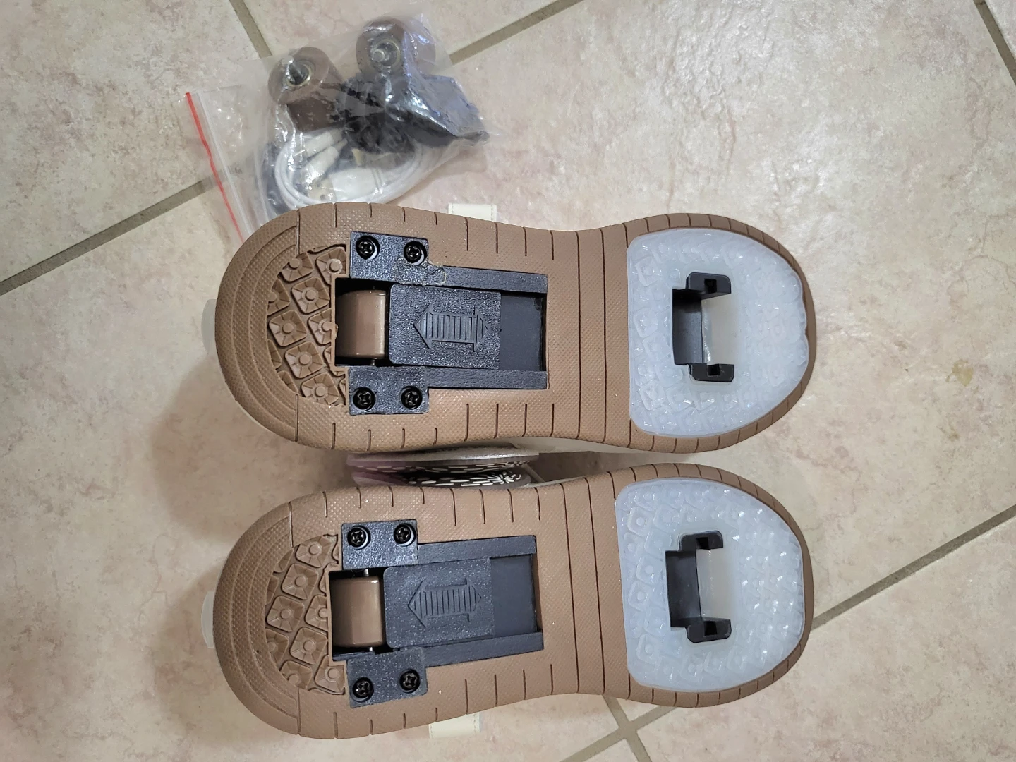 Unisex Roller Shoes with LED Lights - photo 3