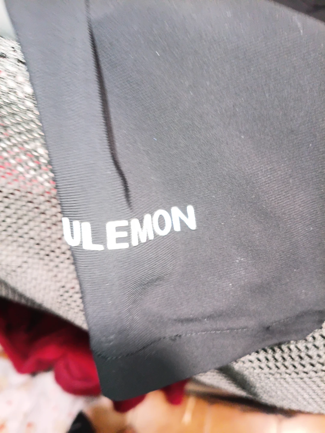 Lululemon Black Hooded Jacket - photo 2