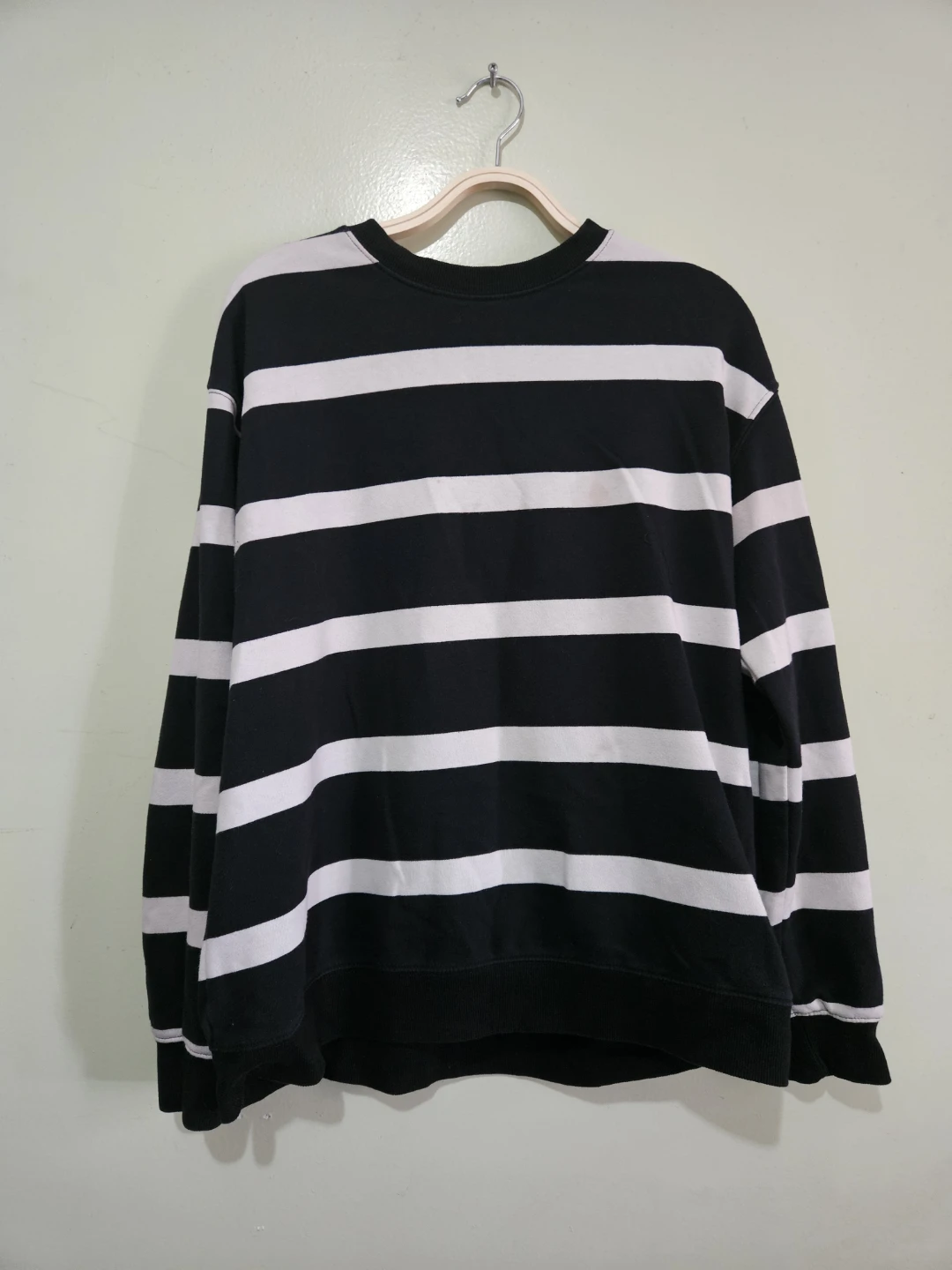 H&M Black and White Striped Sweatshirt