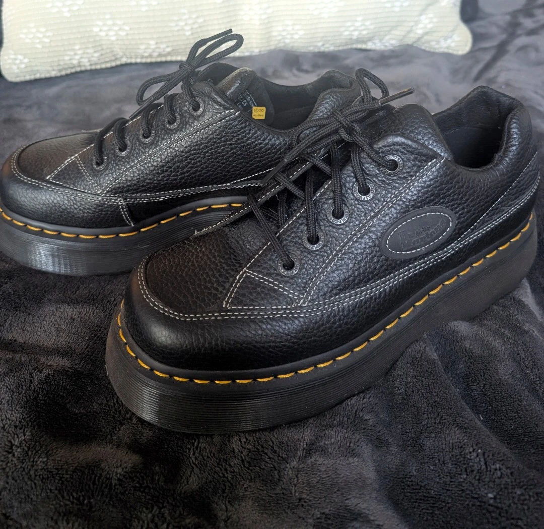 Doc martens Buzz 5-Eye shoes size 9
