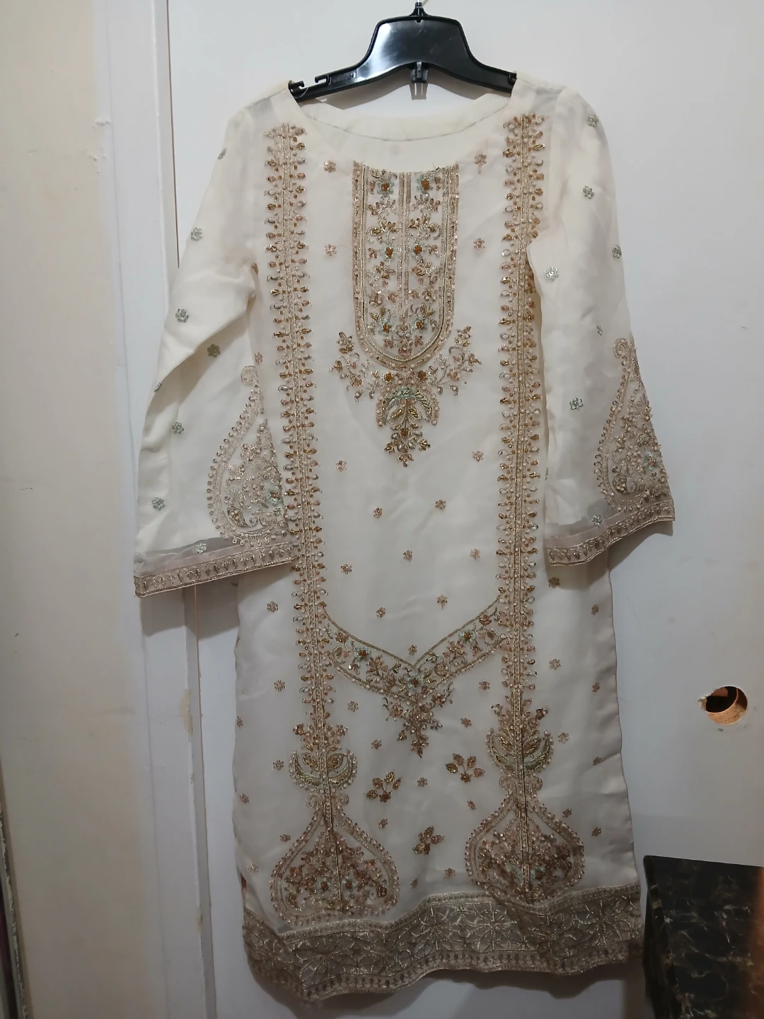 Women's Embroidered Kurti