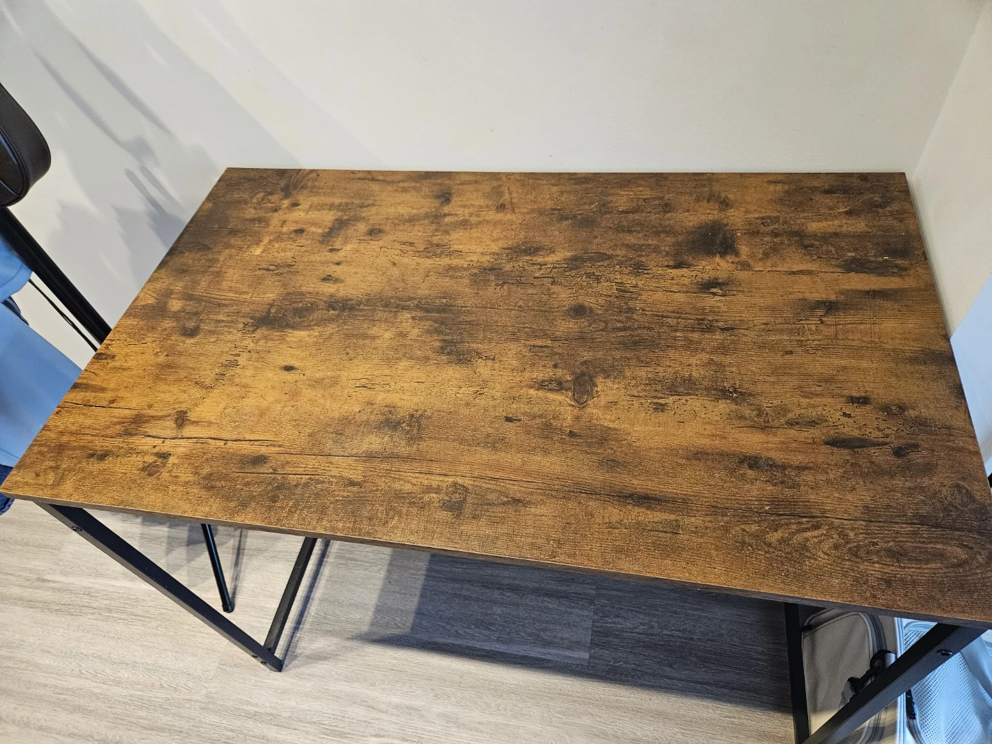 like new Table - only used for 3months - photo 2