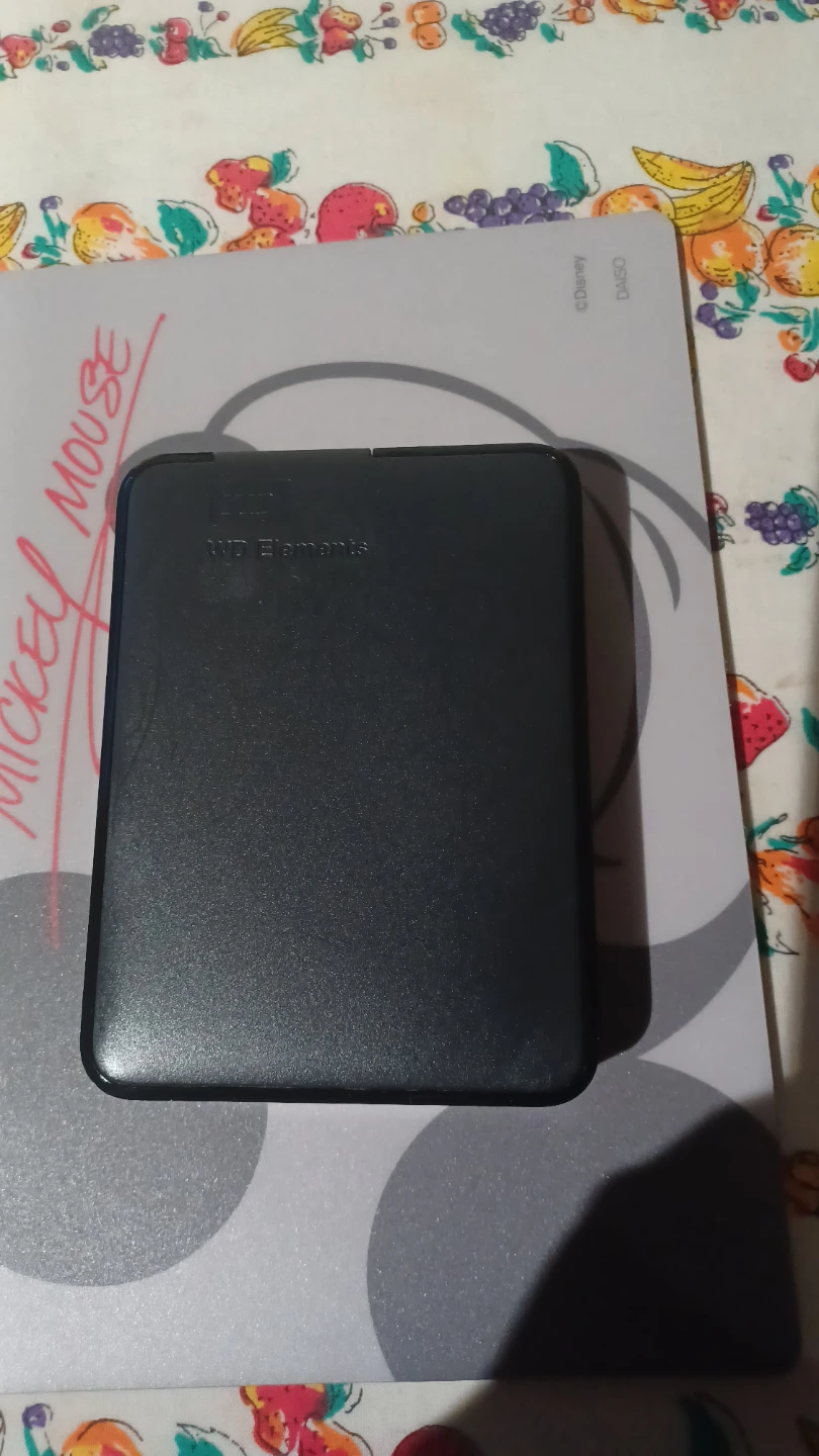 WD Elements hard drive 4 TB