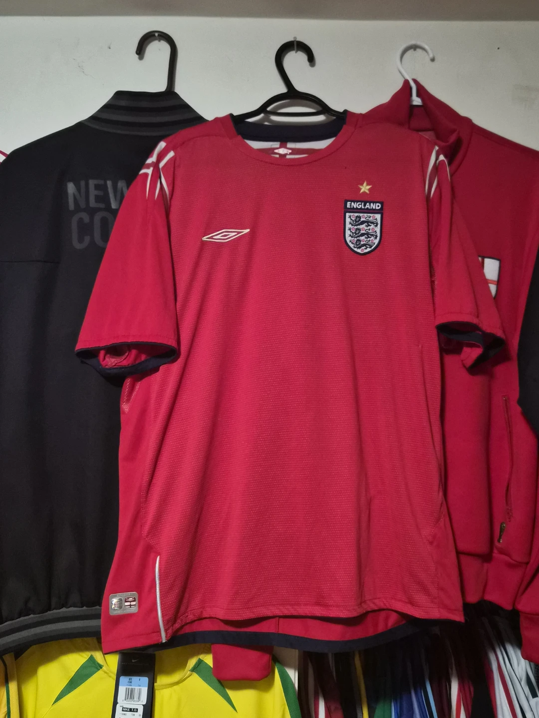 England 2004 UMBRO Euros soccer jersey