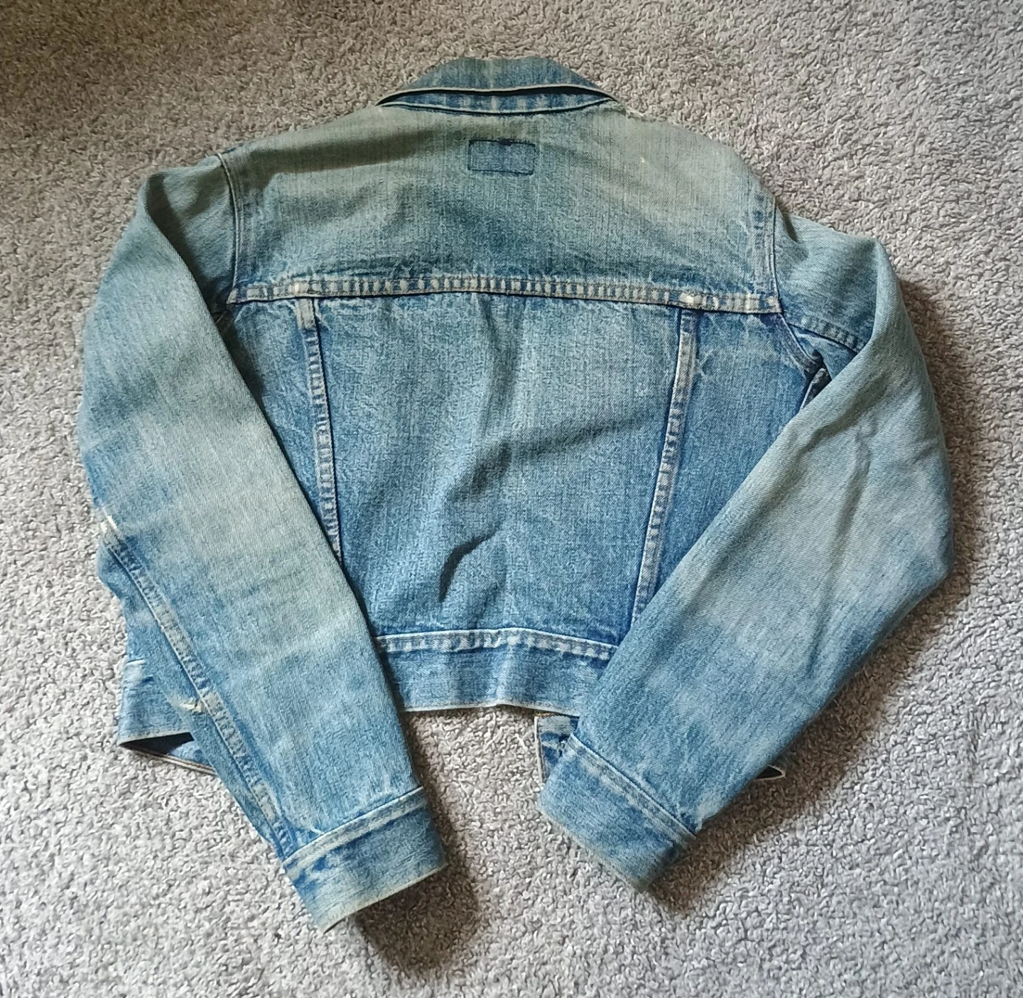 Women's Vintage Denim distressed Trucker Jacket - photo 2