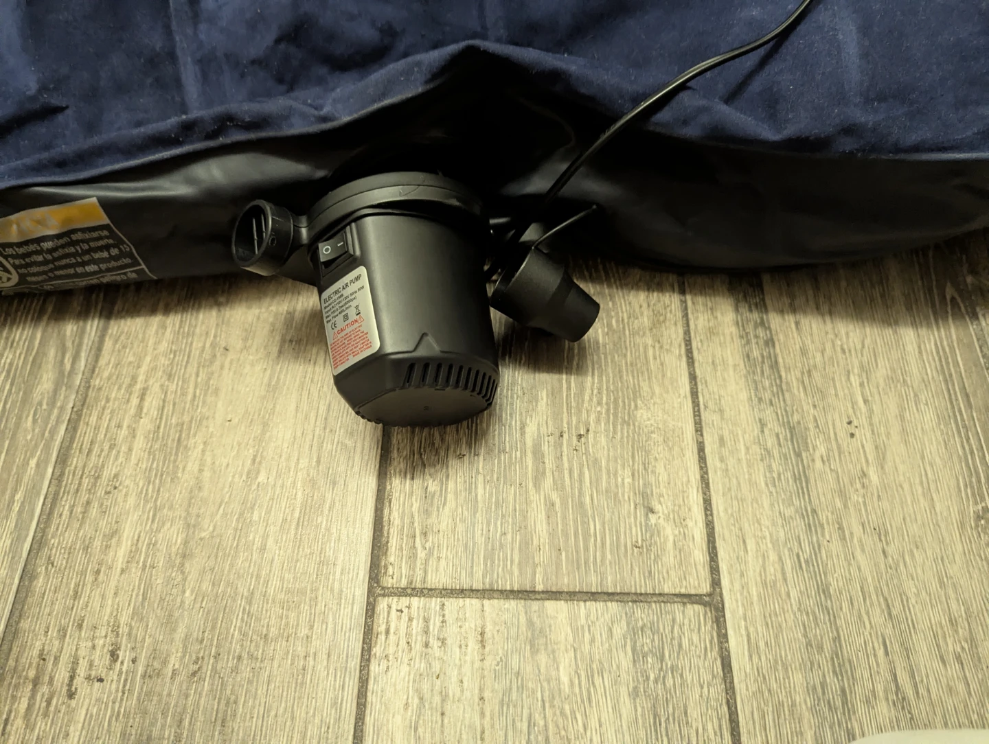 Intex double air mattress and pump - photo 5