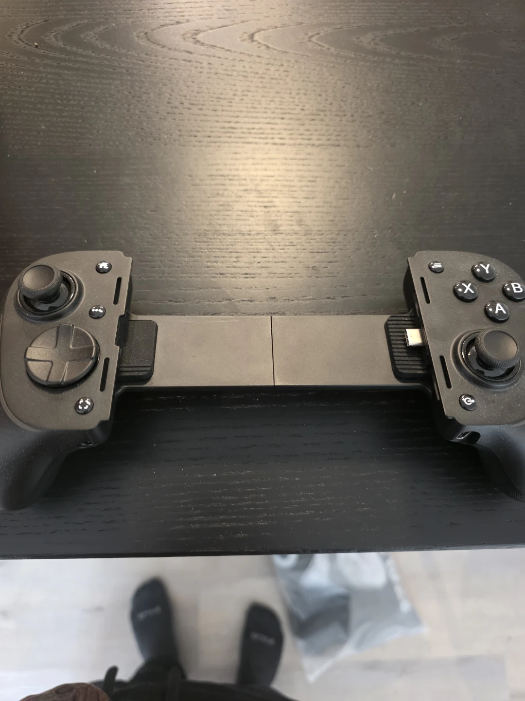 Razer kishi V1 for android phone and iphones with USB C