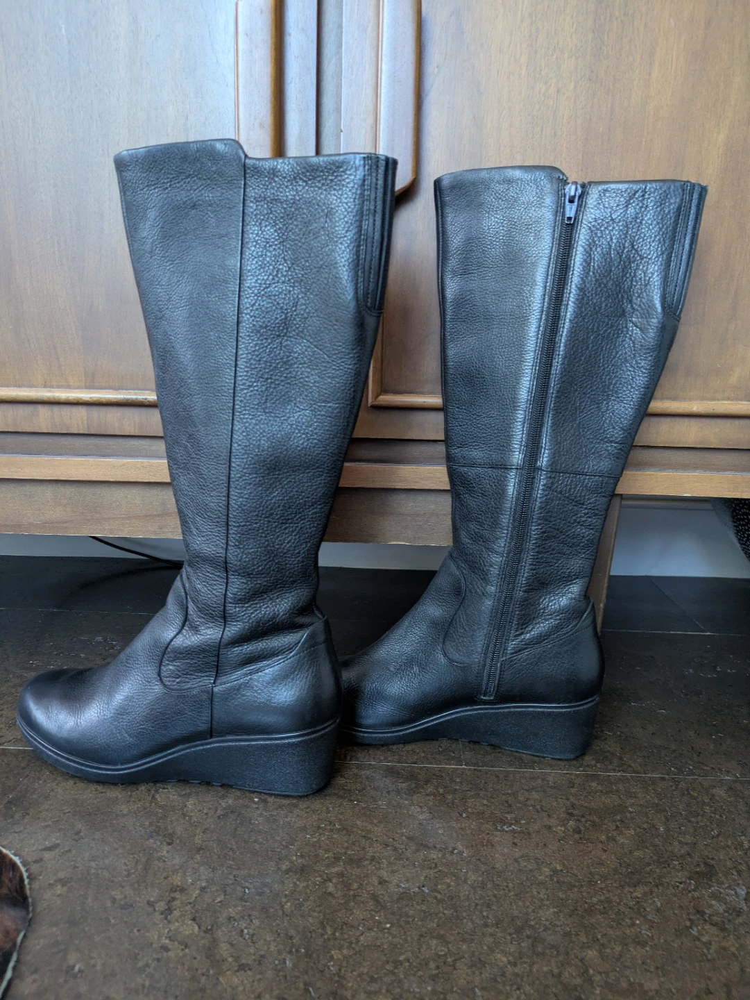 Clarks Black Leather Tall Wedge Boots - Size 8.5 - photo 2