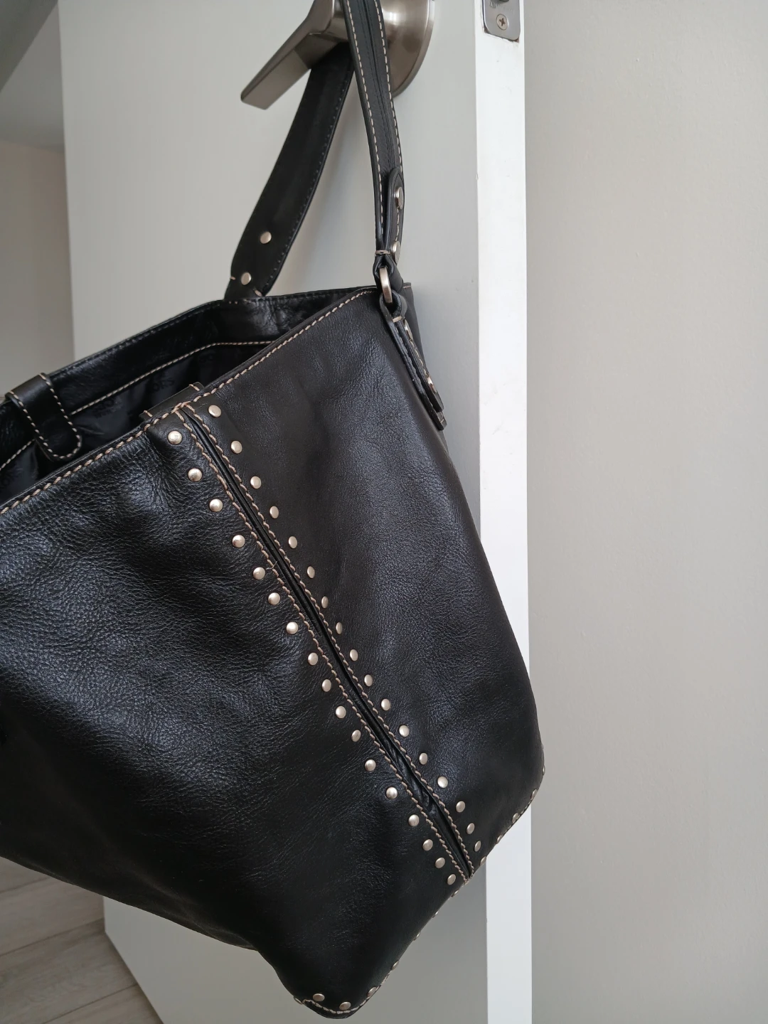 Michael Kors Black Leather Studded Tote Bag - photo 2