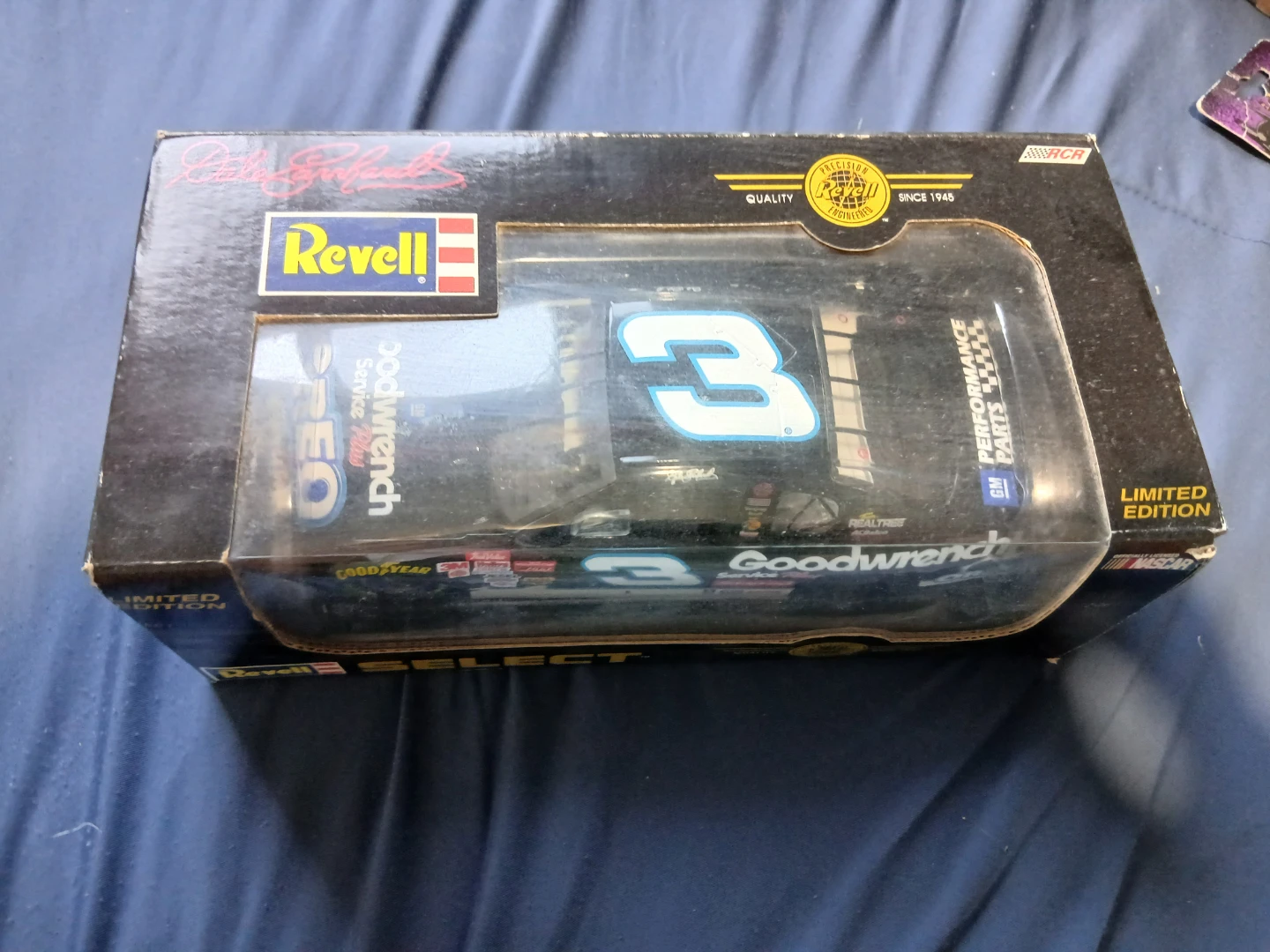 Revell Select 3 NASCAR Diecast Car - photo 2