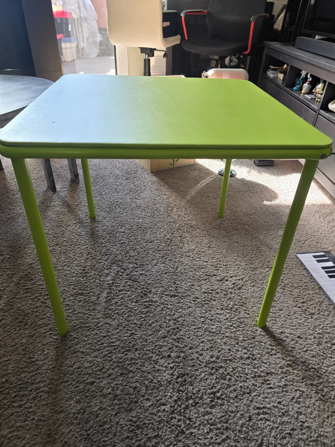 Costco table with screw on legs