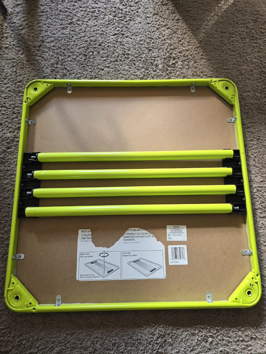 Costco table with screw on legs - photo 4