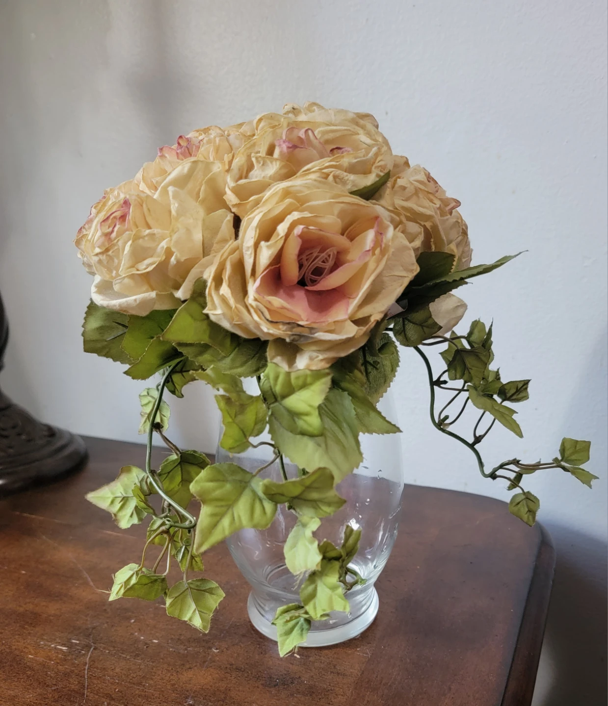 Home Interiors Artificial Roses Floral Arrangement in Glass Vase