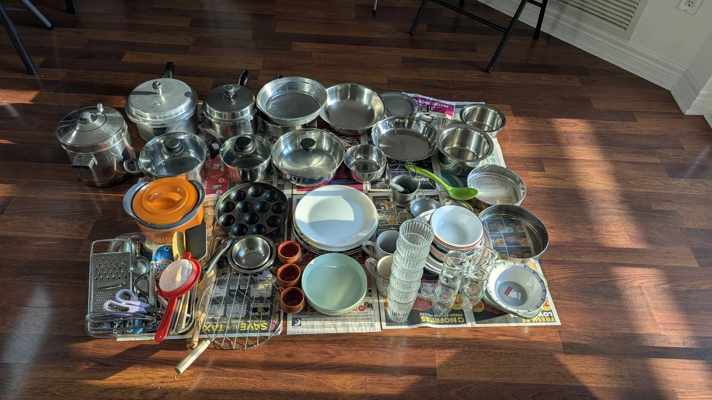 Assorted Cookware and Kitchenware Set