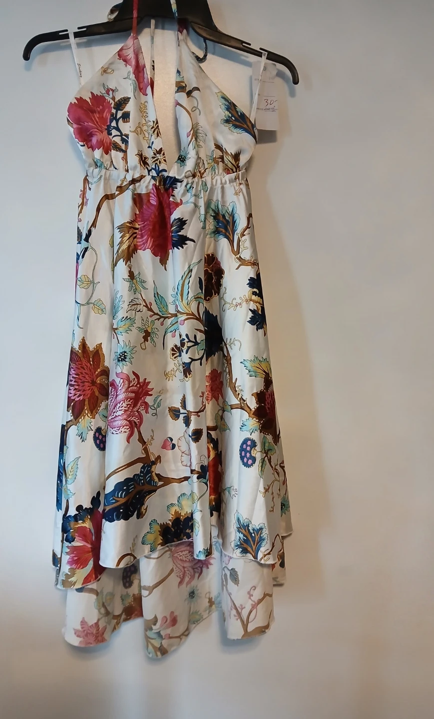 Striking floral halter neck dress with black waist tie. - photo 2