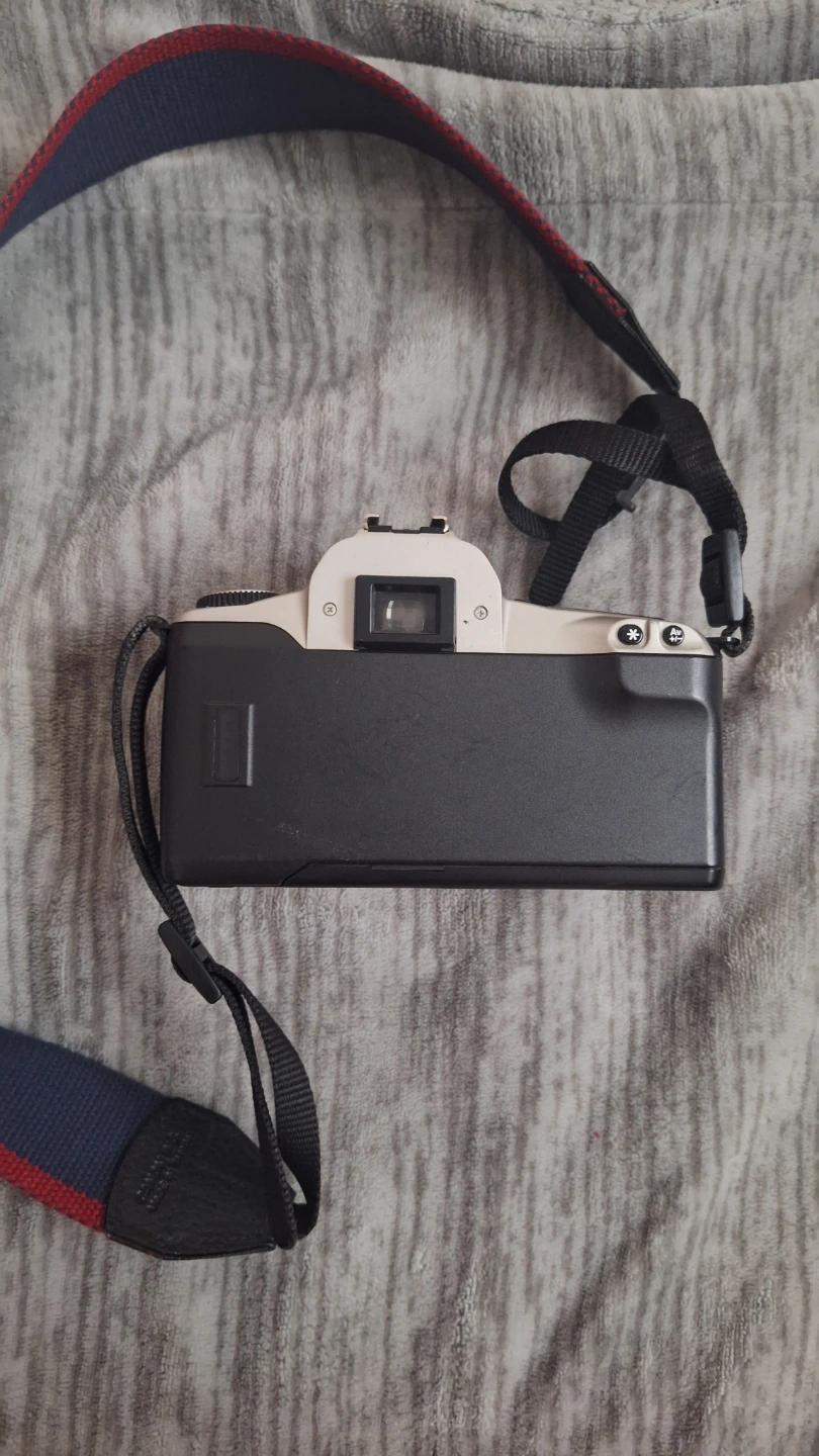 Loaded Canon Rebel 2000 EOS Film Camera with Strap - photo 2