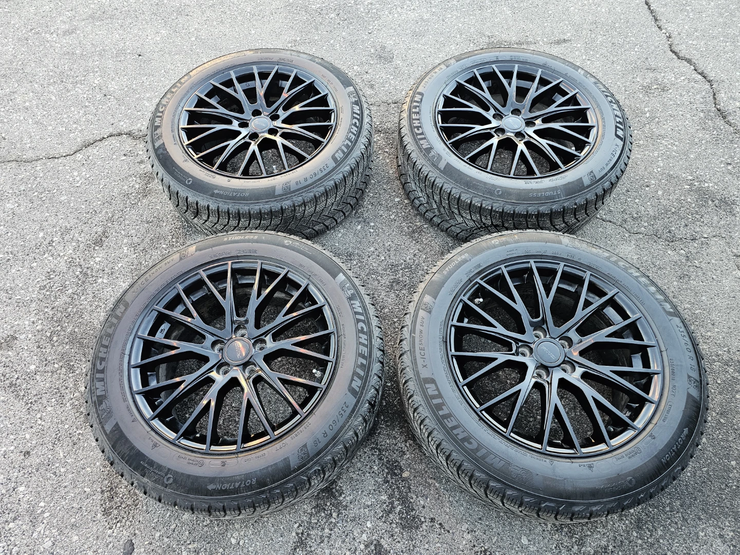 VOLVO XC60 WINTER TIRES ON ALLOY RIMS 235/60 R18