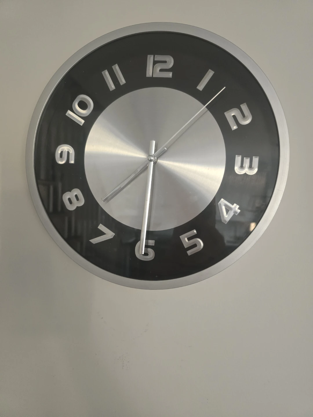 Ergo Quartz Wall Clock