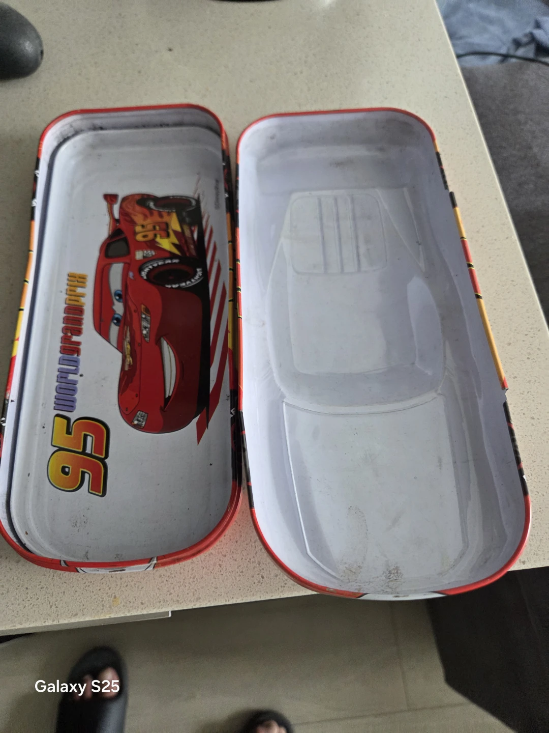 Disney Pixar Cars Lightning McQueen Pencil Case Tin - photo 4