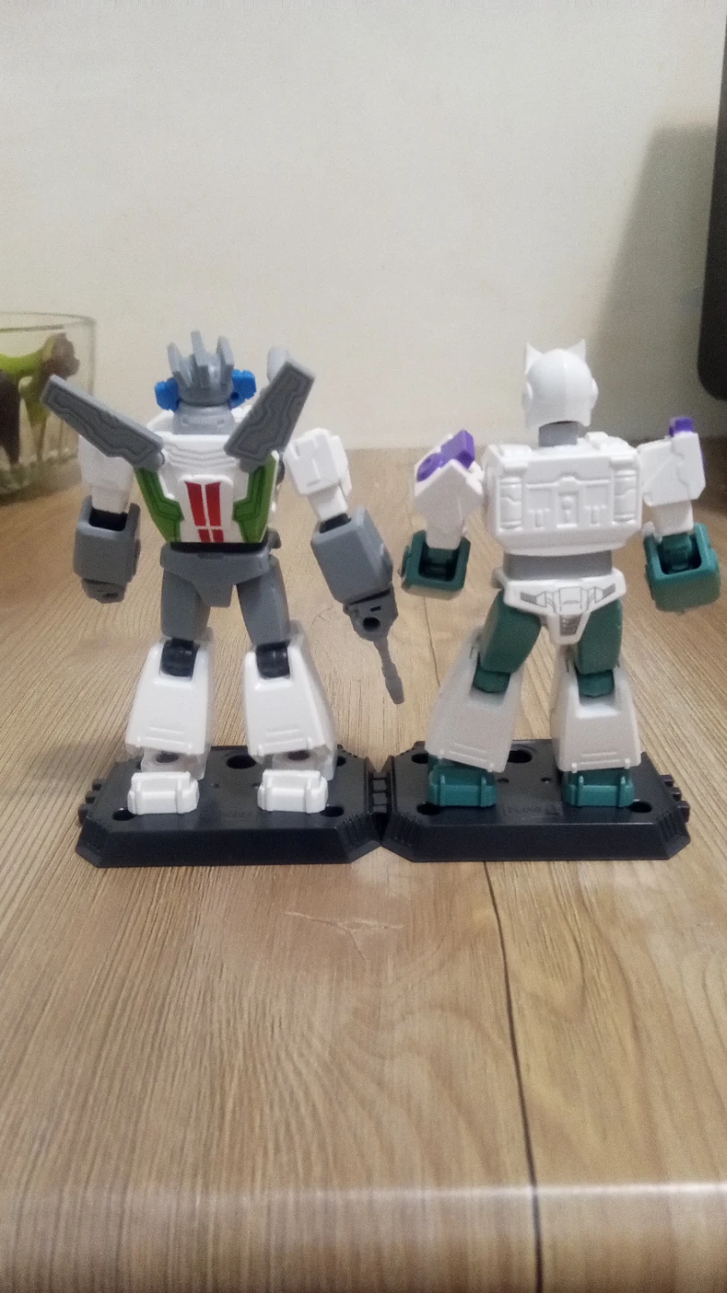 Transformers Action Figures (Set of 2) - photo 4