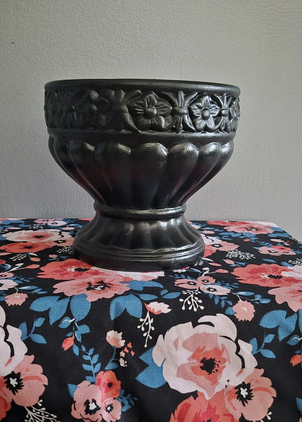Black Decorative Urn Planter - photo 3