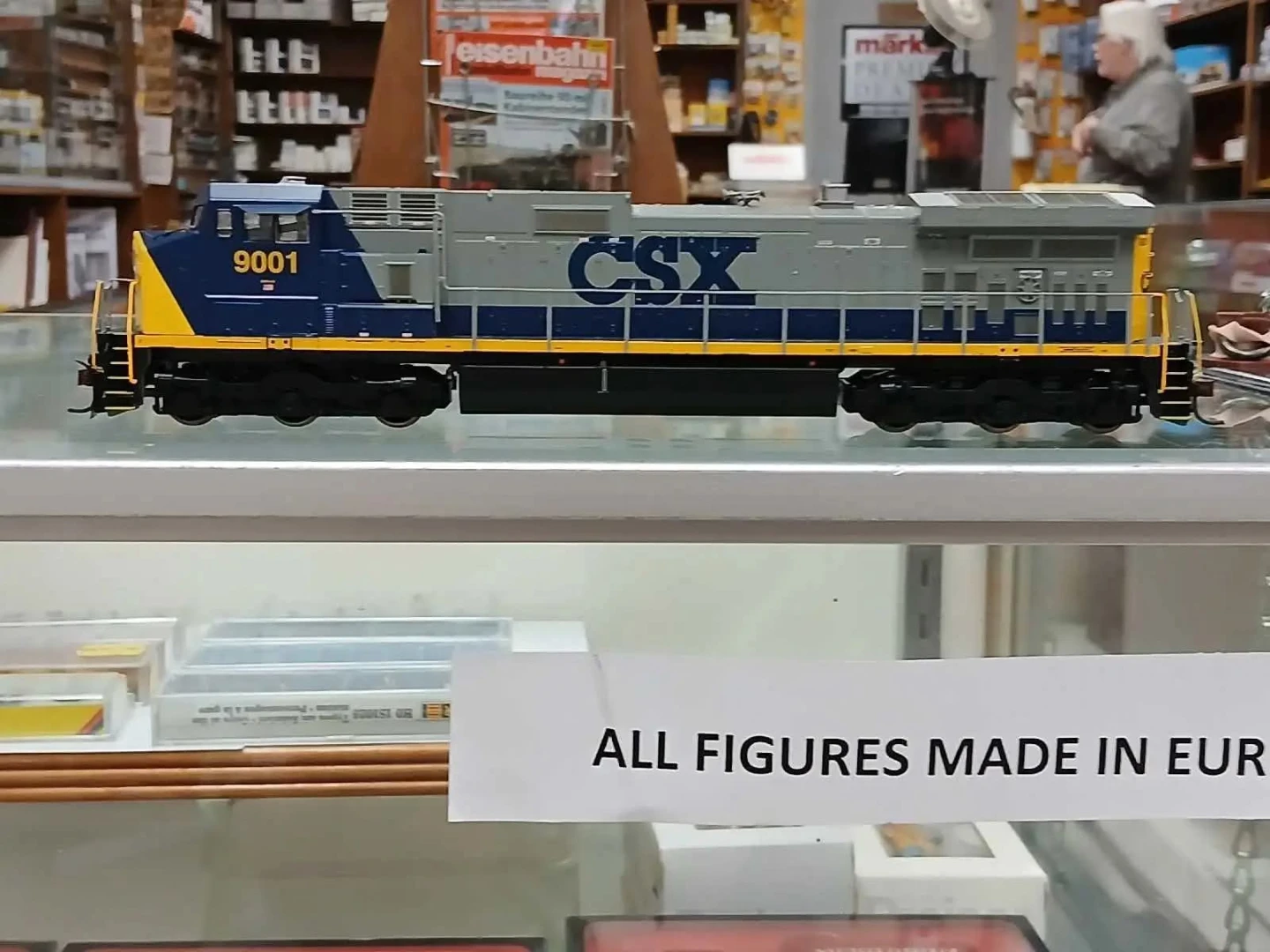CSX 9001 Model Train - photo 3